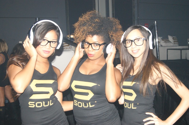 Soul Sounds Chicago_Ludacris_ladies of soul_headphones