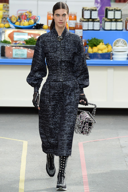 CHANEL FALL WI '14 COLLECTION GROCERY STORE PRESENTATION