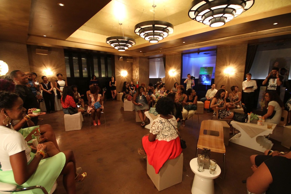 Dark and Lovely Style Suite_Atmosphere