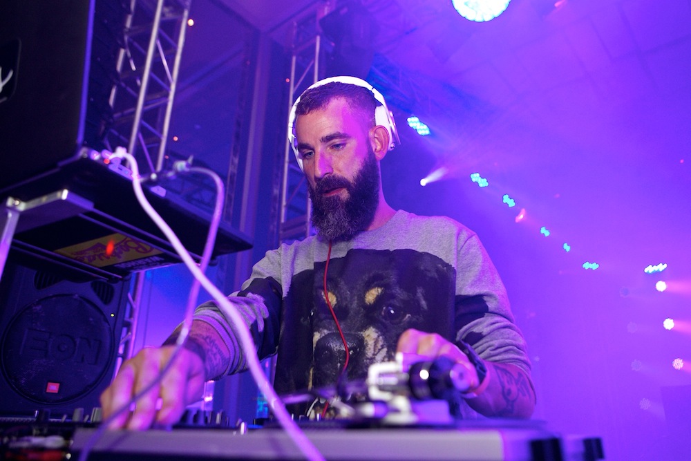 DJ WhiteShadow 1