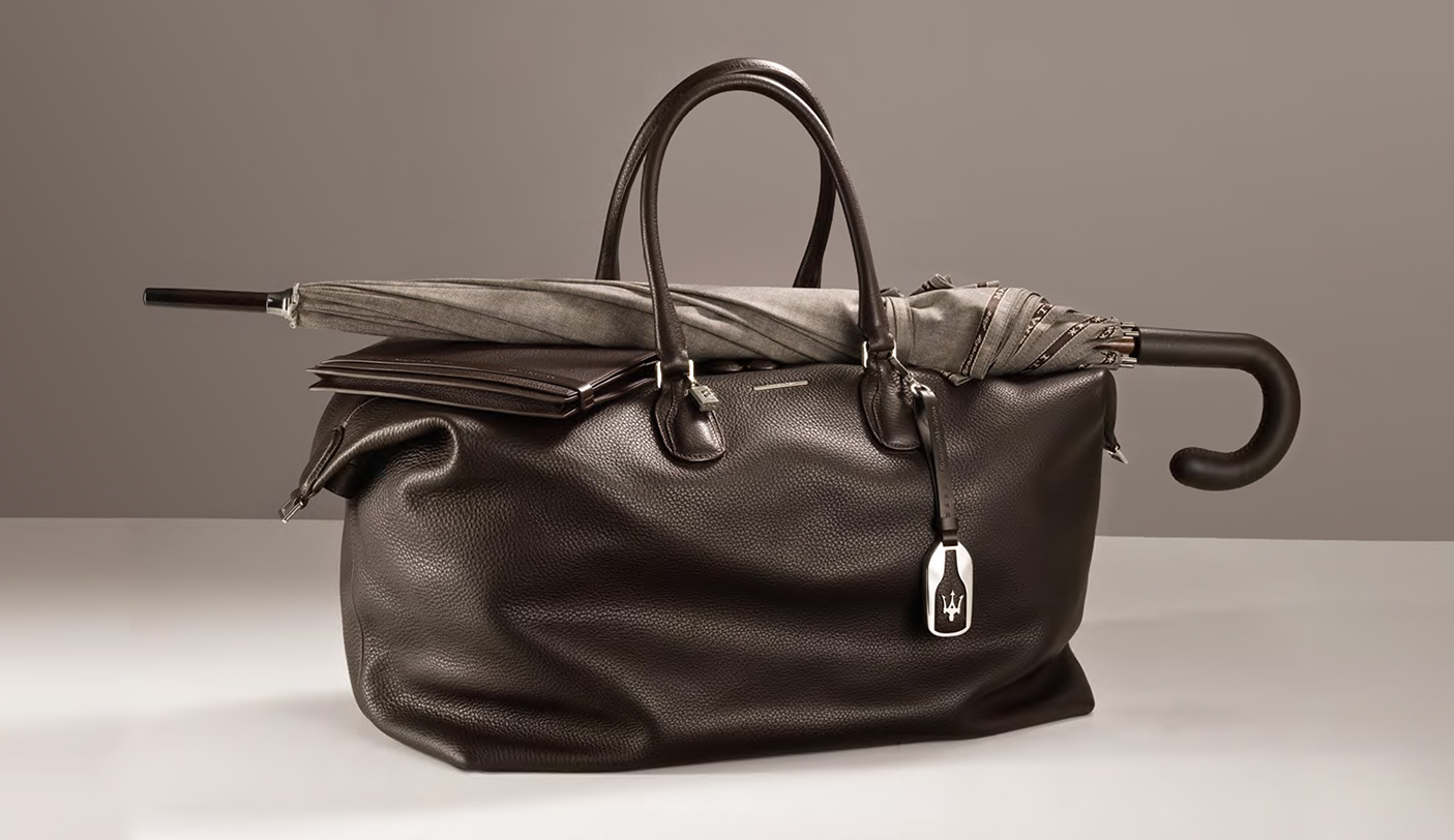 Maserati-Quattroporte-Ermenegildo-Zegna-Edizione-owner-collection-travel-kit-bag