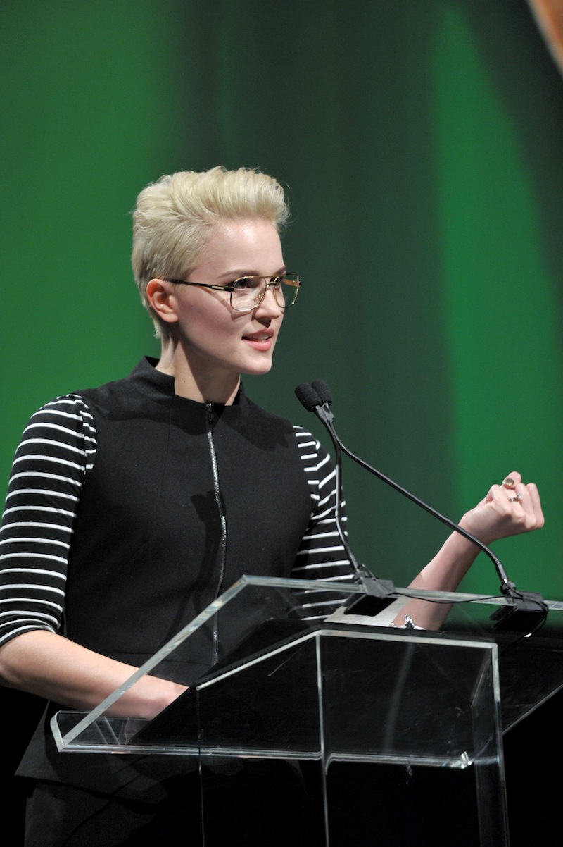 Veronica Roth Addresses Guests (1)