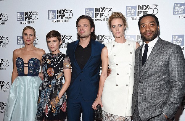 the martian-Kristen and Kate posed with Sebastian Stan, Mackenzie Davis and Chiwetel Ejiofor