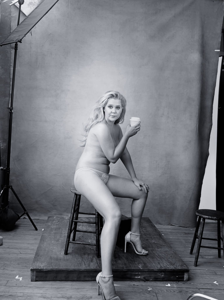 gallery-1448888568-pirelli-calendar-2016-december-amy-schumer
