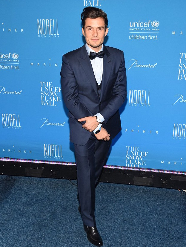 Orlando Blom Unicef Snowflake ball