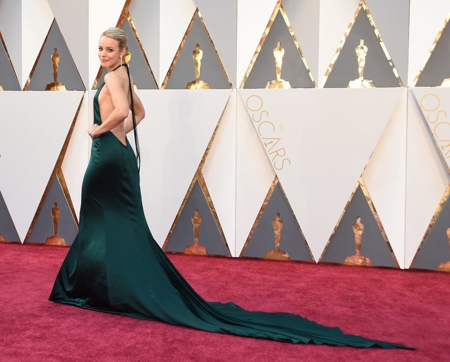 Rachel-McAdams-Dress-Oscars-2016-back