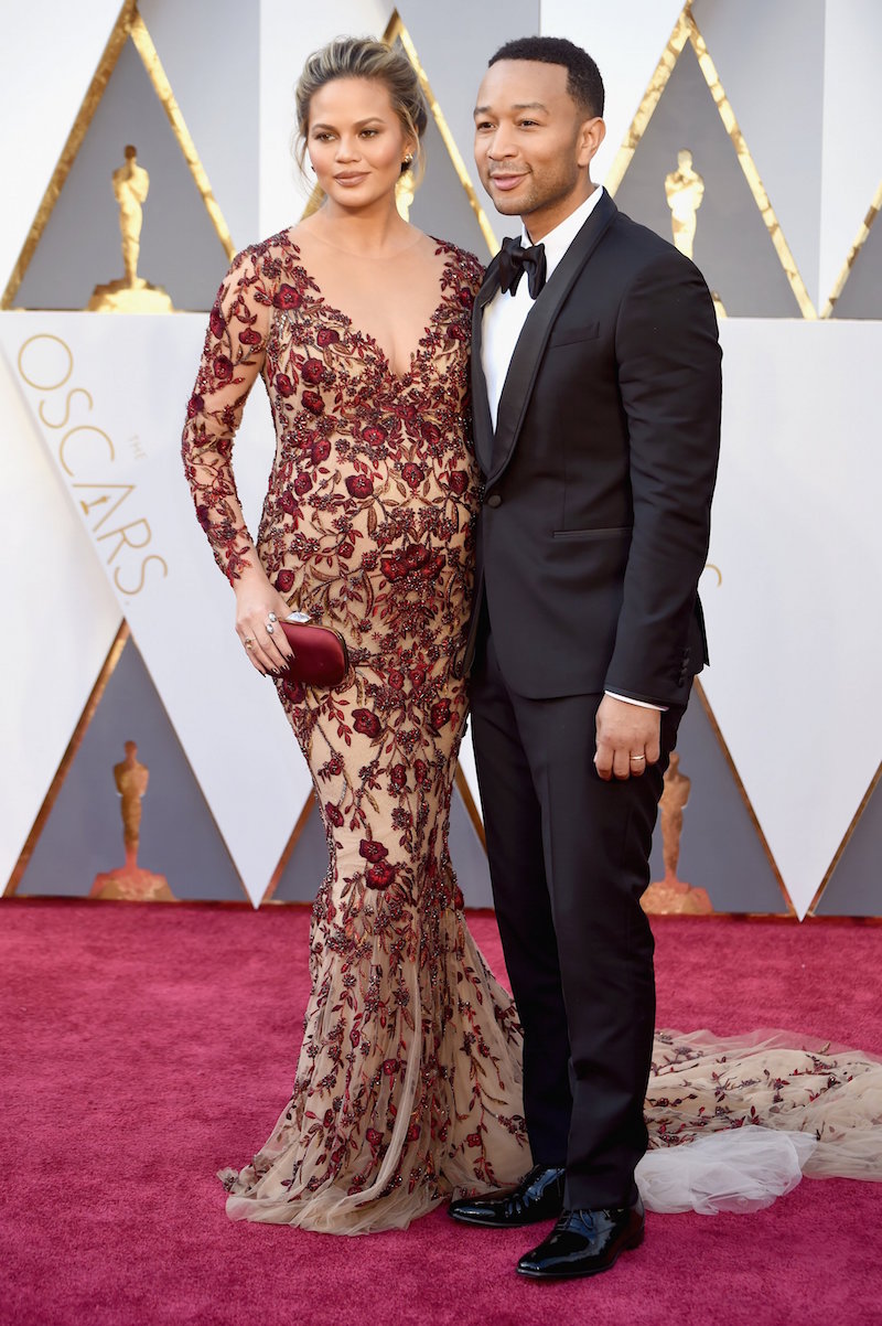 chrissy-teigen-john-legend-oscars-red-carpet-2016
