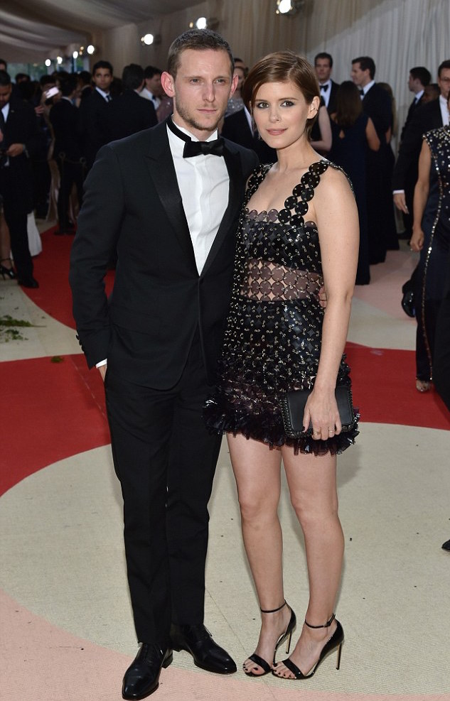 Kate Mara-Jamie Bell-Met gala 2016-manus-machina