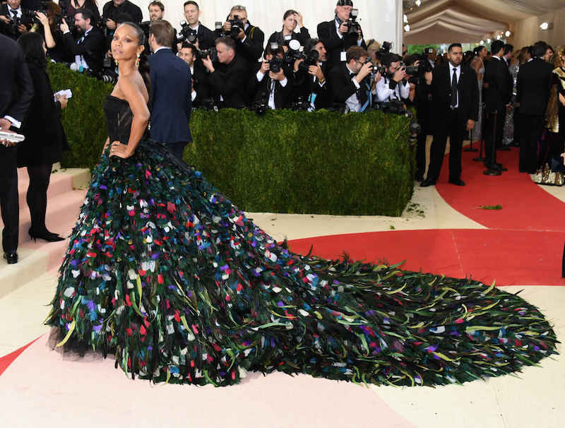 Zoe Saldana-Met _Gala-2016