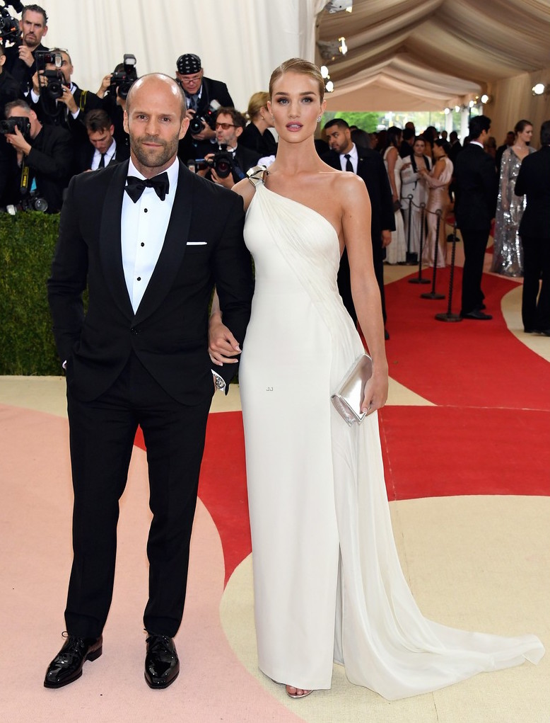 rosie-huntington-whiteley-jason-statham-2016-met-gala-04