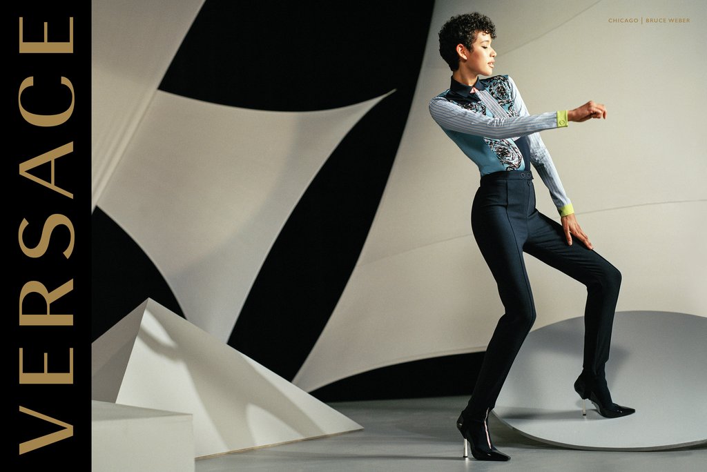 Gigi-Hadid-Karlie-Kloss-Versace-Campaign-Fall-2016 (1)